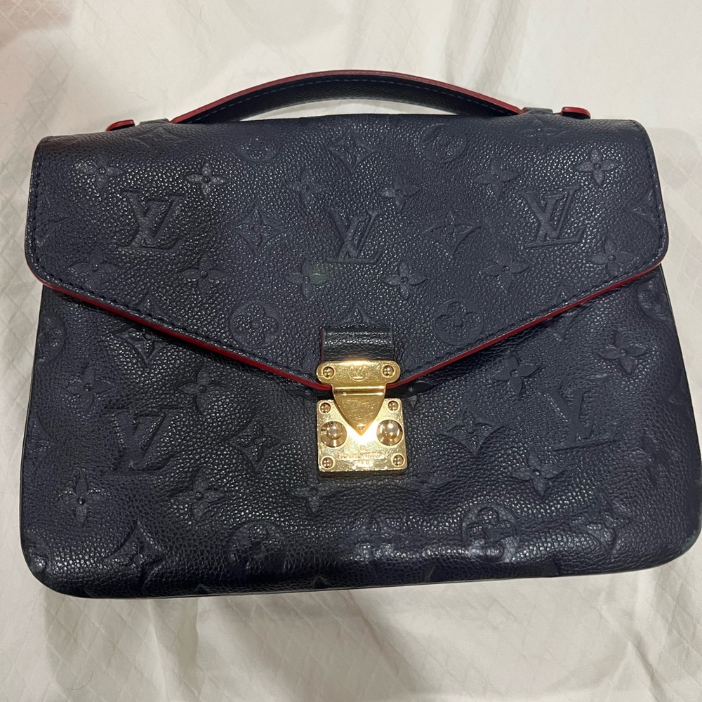 Louis Vuitton Black Embossed Monogram Pochette Metis with Gold Hardware - Picture 2 of 12